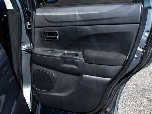 Used 2023 Mitsubishi Outlander Sport ES AWD/4WD image 12