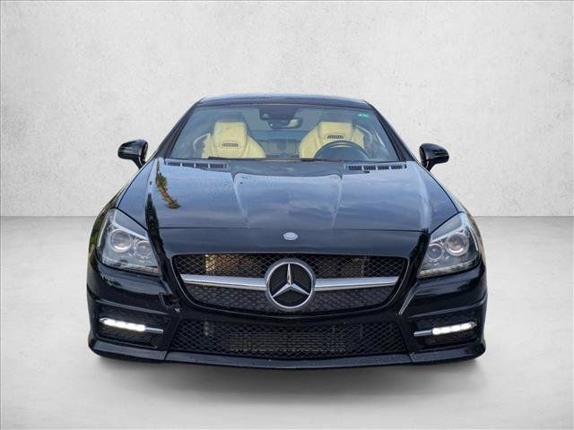 Used 2016 Mercedes-Benz SLK 300 image 2