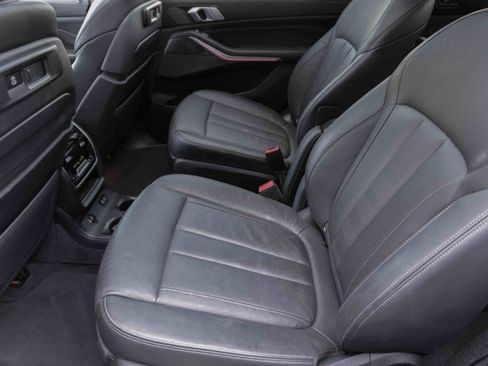 Used 2020 BMW X7 xDrive40i w/ Premium Package image 34