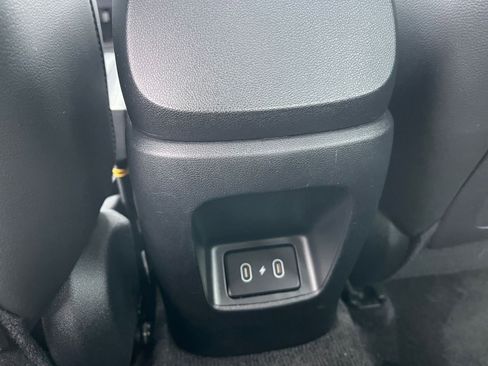 Used 2025 Hyundai Elantra Limited image 25