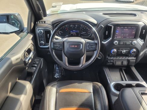 Used 2021 GMC Sierra 1500 AT4 w/ AT4 Preferred Package AWD/4WD image 12