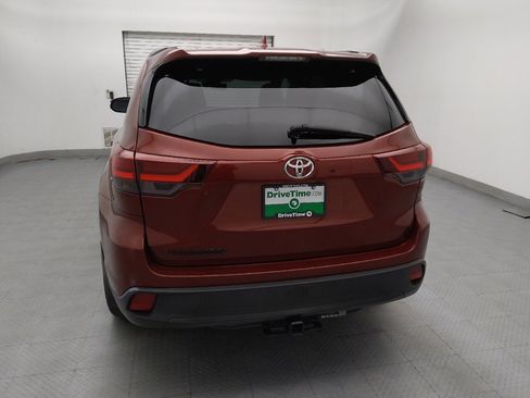 Used 2019 Toyota Highlander SE AWD/4WD image 6