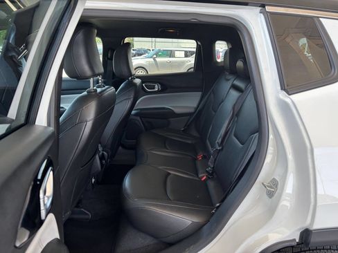 Used 2025 Jeep Compass Limited AWD/4WD image 26