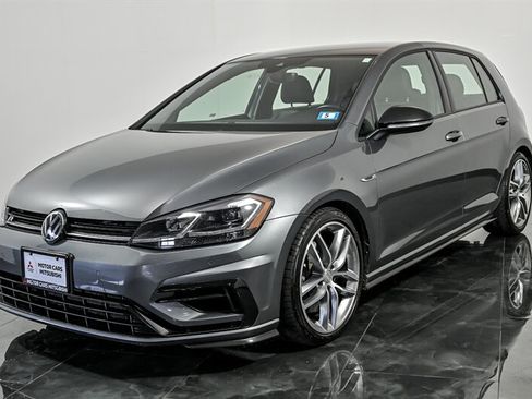 Used 2018 Volkswagen Golf 4-Door AWD/4WD image 5
