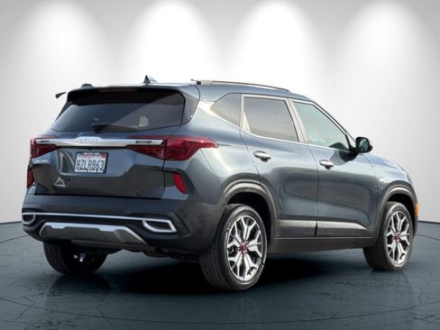 Certified 2022 Kia Seltos SX image 4