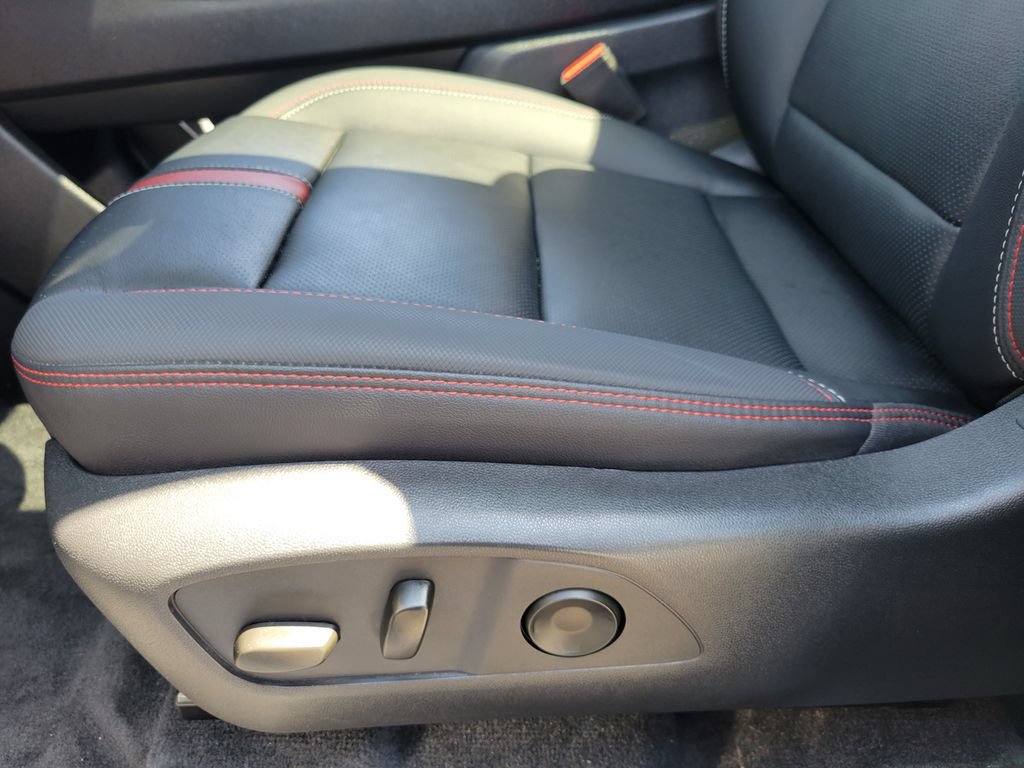 Used 2025 Chevrolet Traverse RS w/ LPO, Floor Liner Package FWD image 18