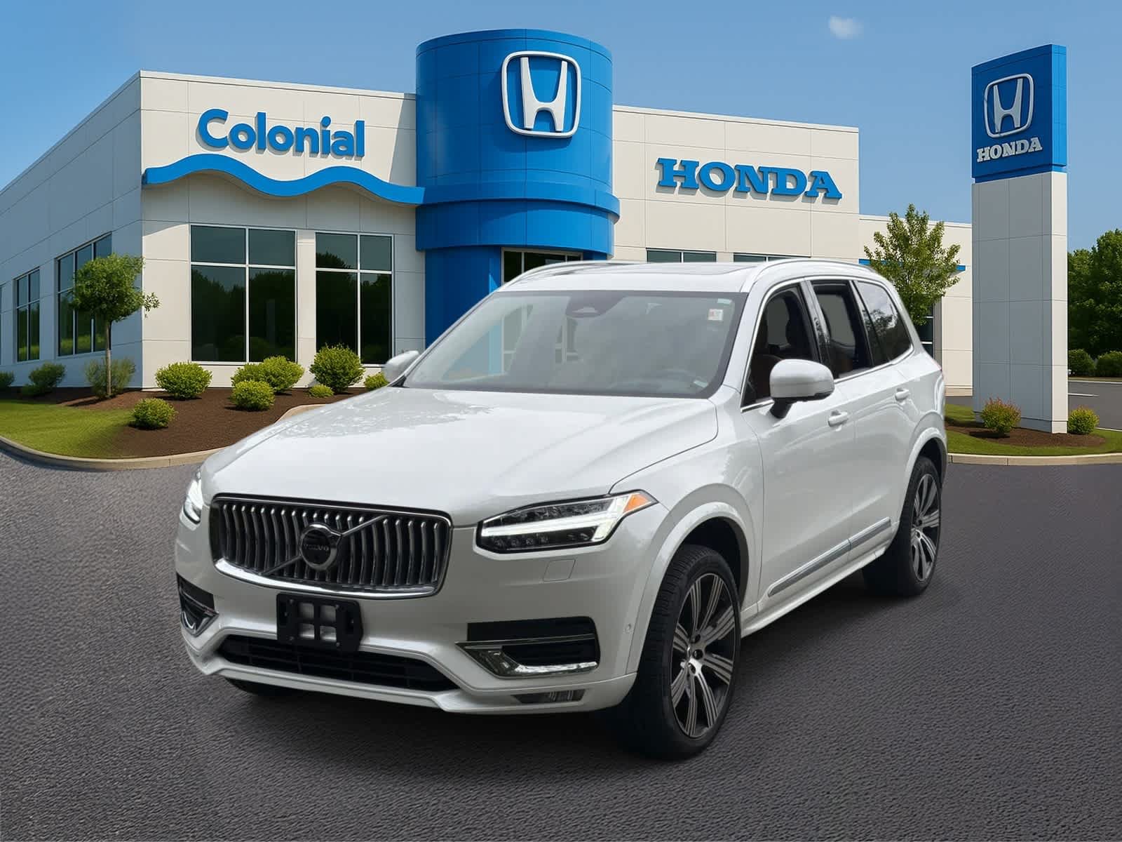Used 2025 Volvo XC90 B6 Ultra w/ Protection Package Premier AWD/4WD image 1