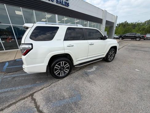 Used 2017 Toyota 4Runner Limited AWD/4WD image 4