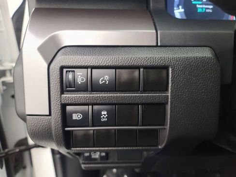 Used 2025 Toyota Tacoma TRD Off-Road image 29