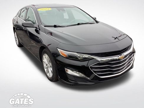 Used 2025 Chevrolet Malibu LT FWD image 1