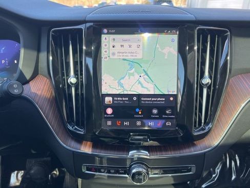 Certified 2023 Volvo XC60 B5 Plus image 32