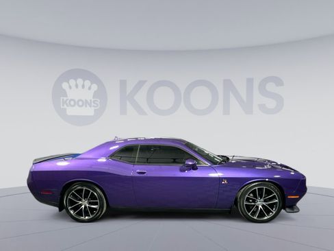 Used 2016 Dodge Challenger R/T Scat Pack w/ Leather Interior Group image 8