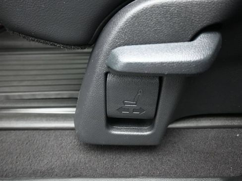 Used 2021 Toyota Sienna XSE FWD image 30