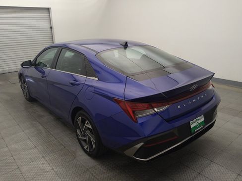 Used 2025 Hyundai Elantra SEL FWD image 5