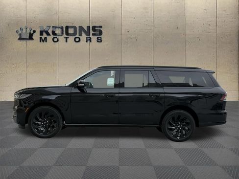 New 2026 Lincoln Navigator L Reserve AWD/4WD image 2