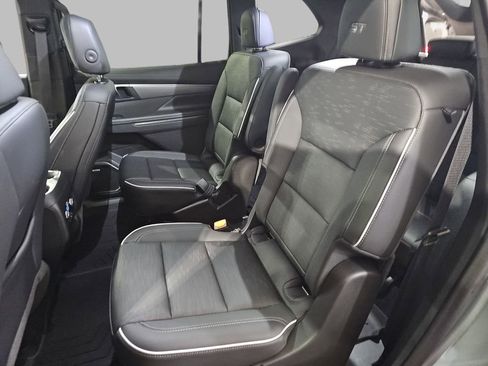 Certified 2025 Buick Enclave Sport Touring w/ Power Package AWD/4WD image 19