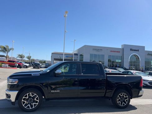 Used 2025 RAM 1500 Laramie AWD/4WD image 5