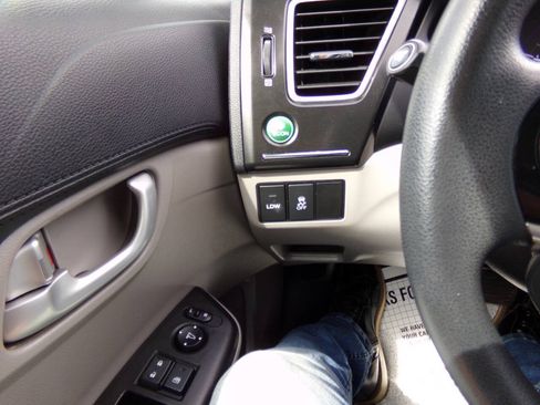 Used 2015 Honda Civic Hybrid Sedan image 23