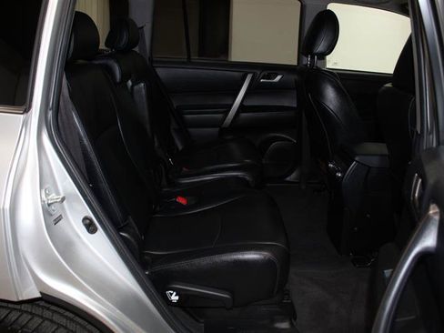 Used 2013 Toyota Highlander SE AWD/4WD image 31