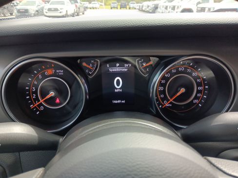 Used 2022 Jeep Wrangler Sport AWD/4WD image 12