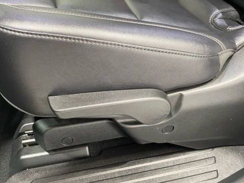 Used 2024 GMC Acadia Elevation image 17