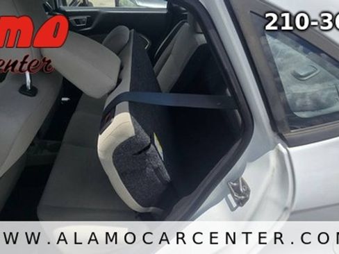 Used 2016 Ford Fiesta SE FWD image 26