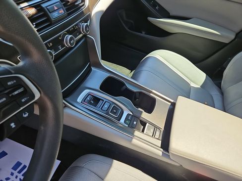 Used 2019 Honda Accord EX image 24