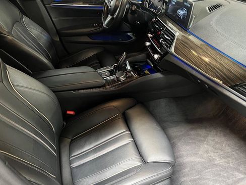 Used 2018 BMW 540i xDrive image 19
