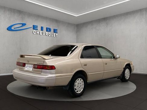 Used 1998 Toyota Camry LE FWD image 2
