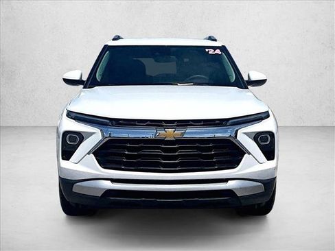 Certified 2024 Chevrolet TrailBlazer LT w/ Driver Confidence Package FWD image 3