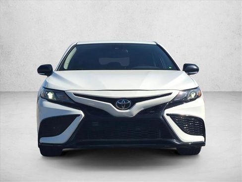 Used 2022 Toyota Camry SE AWD/4WD image 2