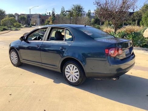 Used 2010 Volkswagen Jetta S image 8