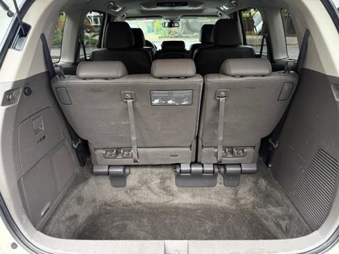 Used 2014 Honda Odyssey Touring Elite image 30