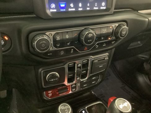 Used 2023 Jeep Wrangler Unlimited Rubicon AWD/4WD image 19