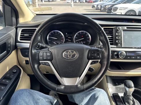 Used 2017 Toyota Highlander Limited Platinum AWD/4WD image 20