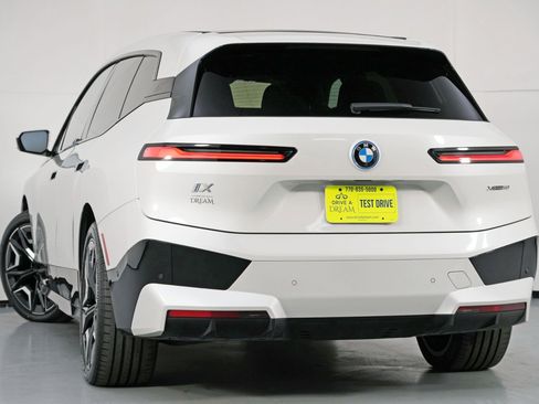 Used 2022 BMW iX xDrive50 w/ Sport Package image 6