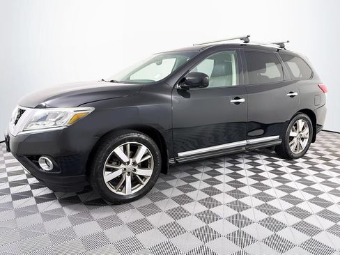 Used 2015 Nissan Pathfinder Platinum w/ Family Entertainment Package AWD/4WD image 6