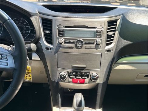 Used 2011 Subaru Outback 2.5i Premium AWD/4WD image 14