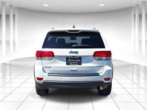 Certified 2022 Jeep Grand Cherokee Laredo X AWD/4WD image 4