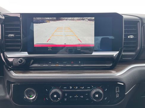 Used 2022 Chevrolet Silverado 1500 LT image 9