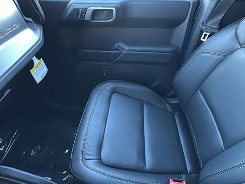 New 2025 Ford Bronco Badlands image 12