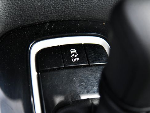 Used 2025 Toyota Corolla LE image 25