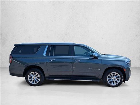 Used 2021 Chevrolet Suburban Premier w/ Premium Package AWD/4WD image 4