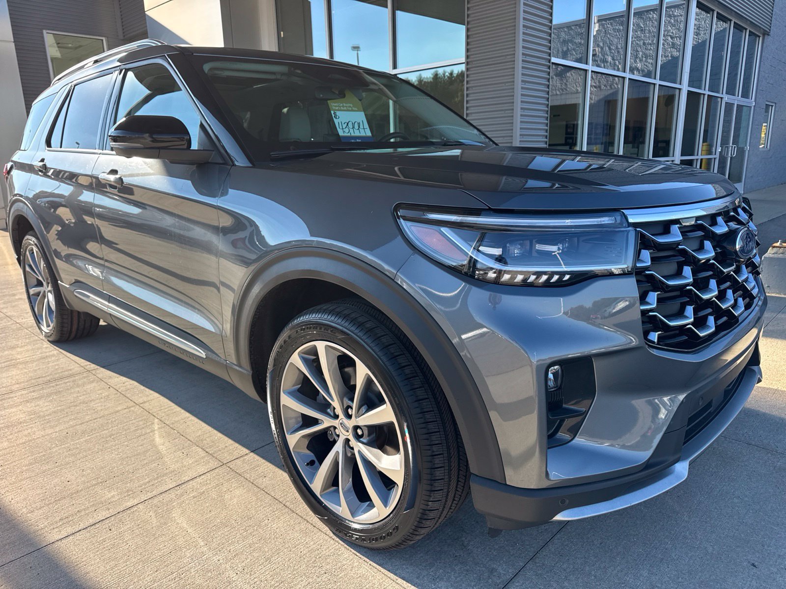 Certified 2025 Ford Explorer Platinum w/ Ultimate Package AWD/4WD image 10