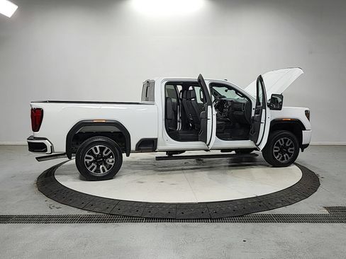 Used 2022 GMC Sierra 2500 AT4 w/ AT4 Premium Plus Package AWD/4WD image 17