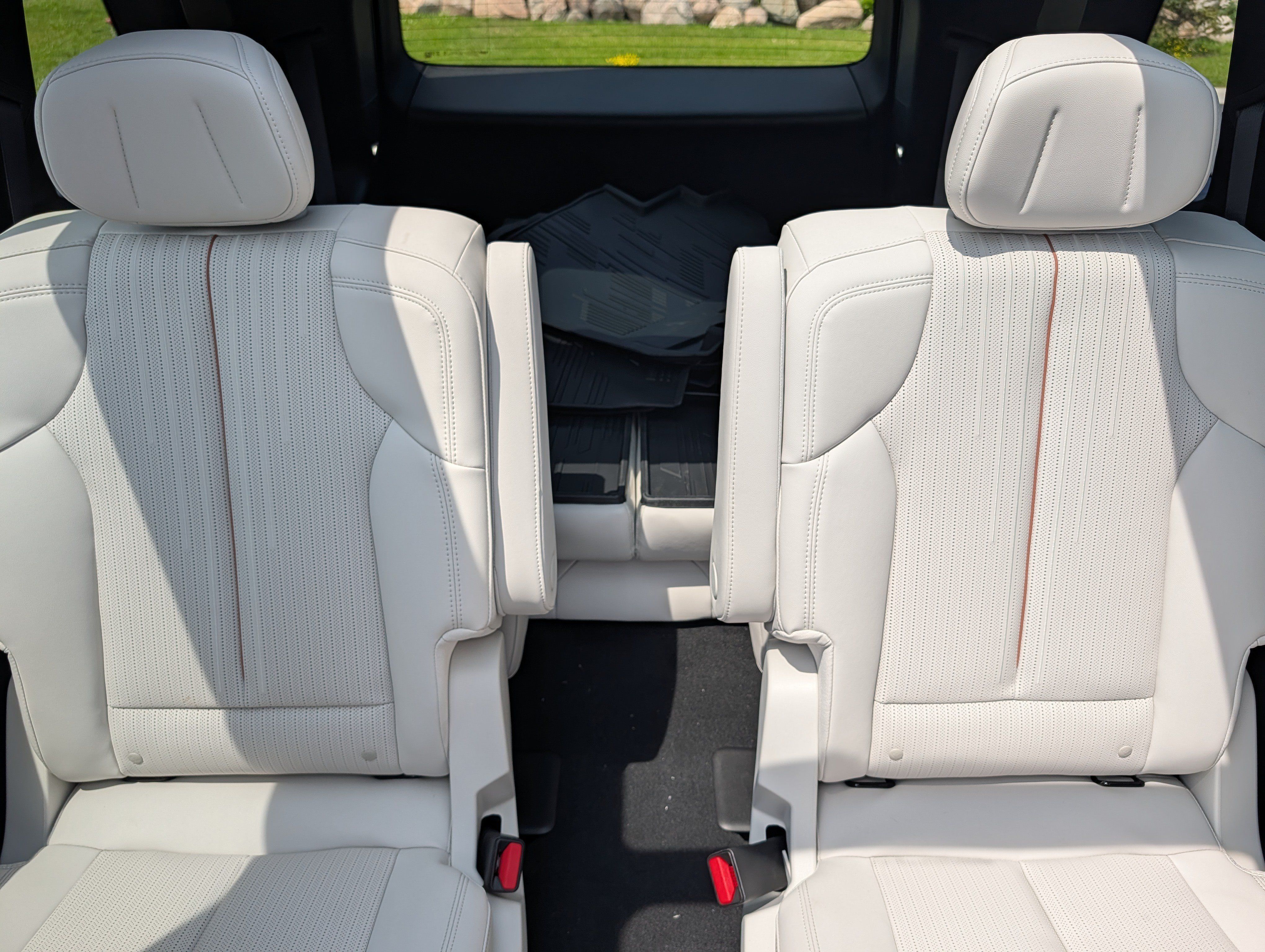 Used 2027 Cadillac Vistiq Luxury w/ LPO, Floor Liner Package AWD/4WD image 14