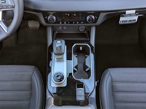 New 2026 Mitsubishi Outlander SE image 20