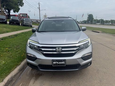 Used 2017 Honda Pilot Touring image 8