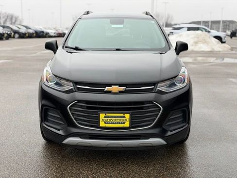 Used 2019 Chevrolet Trax LT w/ LT Convenience Package image 2