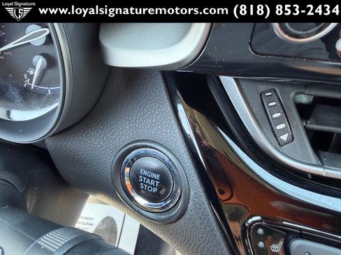 Used 2020 Toyota C-HR Limited FWD image 31